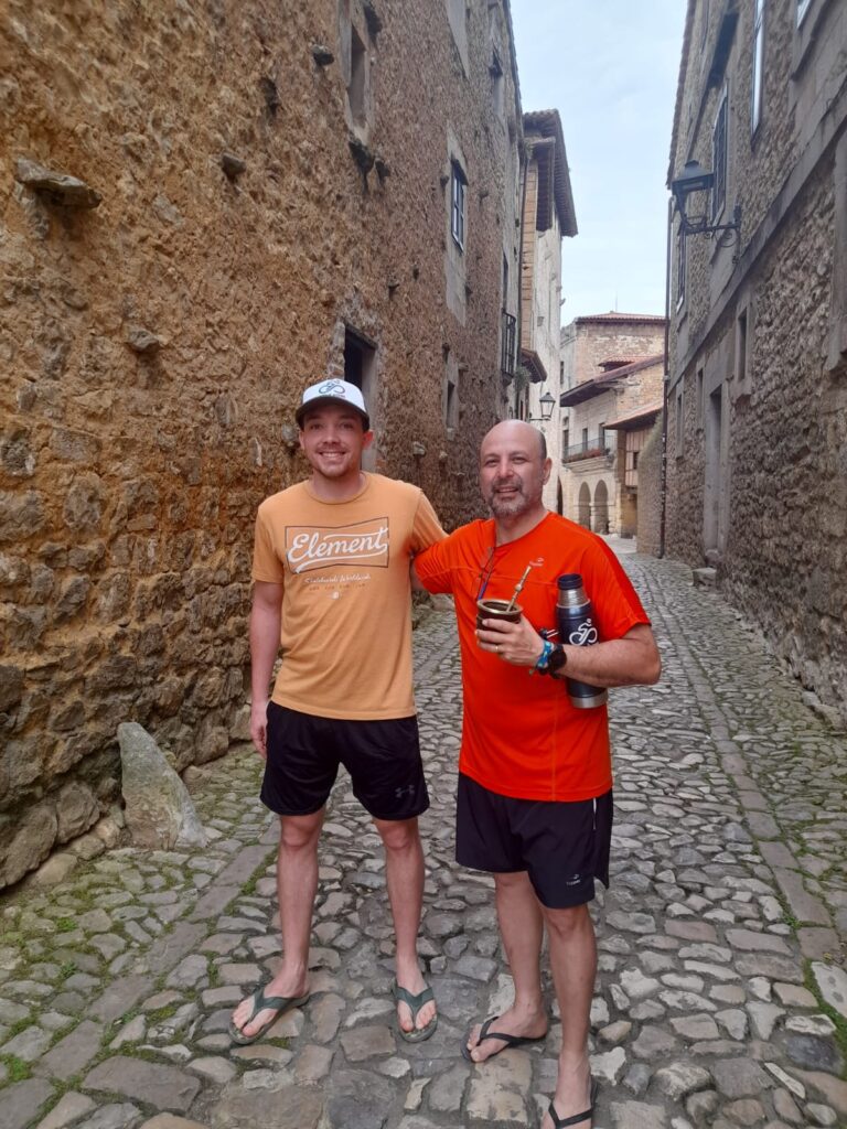 DOS GOYANOS TRANSITAN LOS ÚLTIMOS DÍAS DE PEREGRINACIÓN HACIA SANTIAGO DE COMPOSTELA